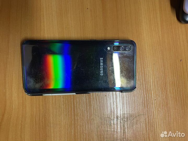 Samsung Galaxy A50, 4/64 ГБ