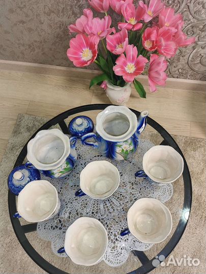 Чайный сервиз с чайничком заварником и сахарницей