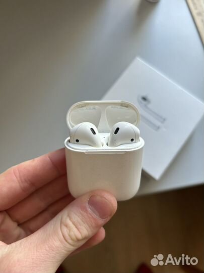 Беспроводные наушники apple airpods 1