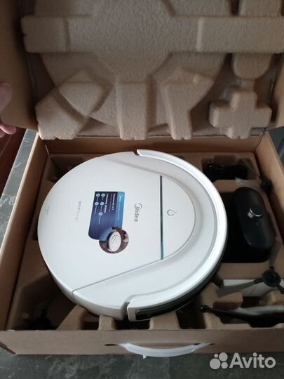 Робот пылесос Midea