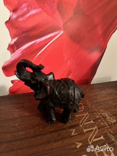 Статуэтки слоник