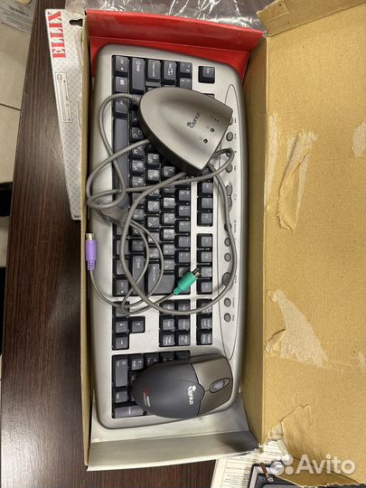 Беспроводные клавиатура и мышь genius