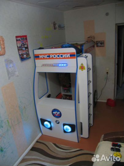 Детская кроватка