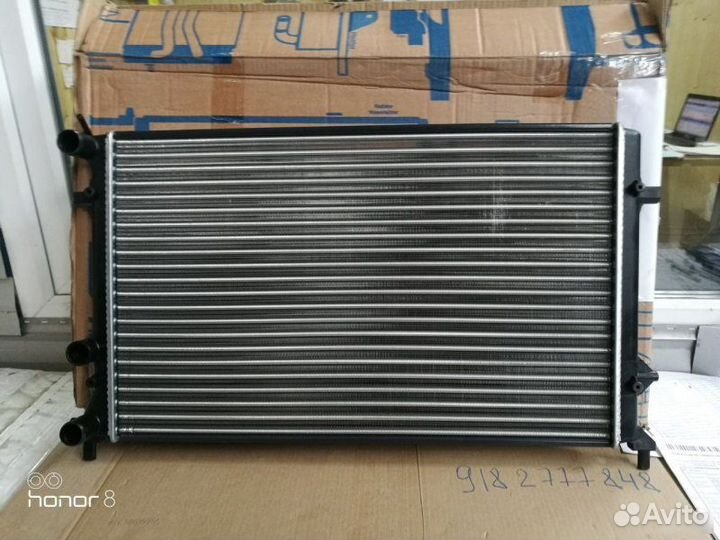 Радиатор охлаждения Volkswagen Beetle