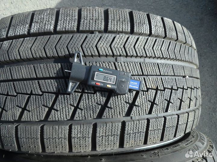 Bridgestone Blizzak VRX 255/35 R19