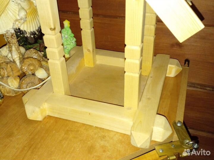 Кормушка для птиц 49 см высота, ручная работа