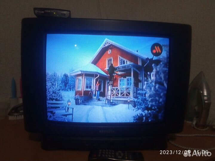 Телевизор Самсунг 53см