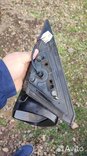 Зеркало заднего вида правое на mazda 6