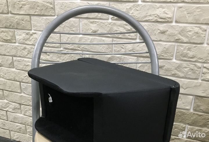 Подлокотник на Opel Astra H