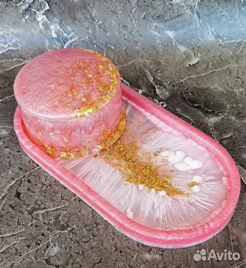 Шкатулочка с подставкой под украшения