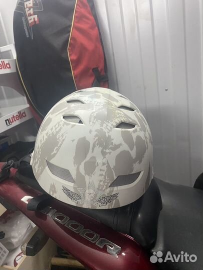 Горнолыжный шлем