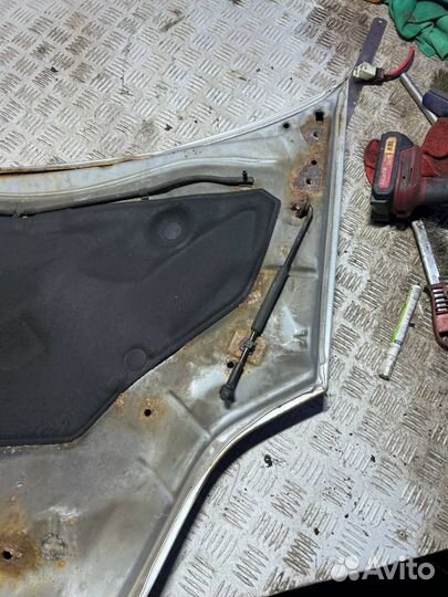 Капот Hyundai H1 1 2006