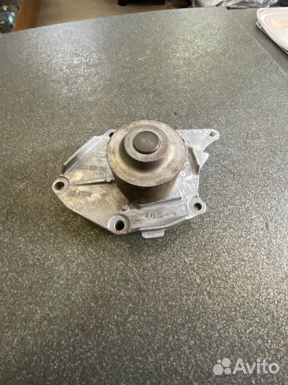 Помпа renault 1,5 DCI 7701478031 оригинал новая