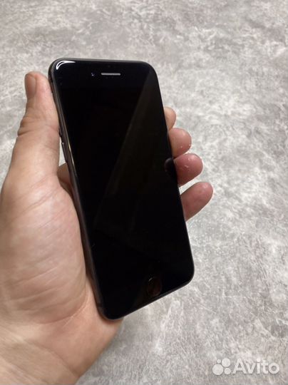 iPhone 8, 64 ГБ