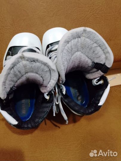 Хоккейные коньки bauer