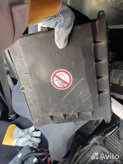 Крышка блока предохранителей MAN TGA 81624100073