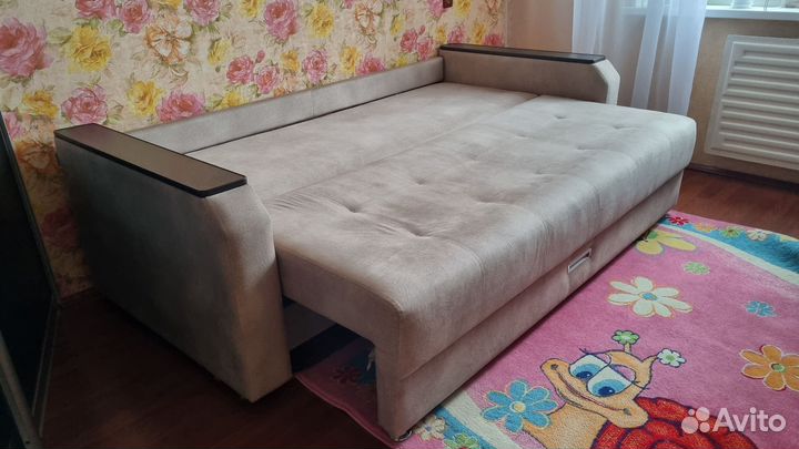 Диван бу антикоготь