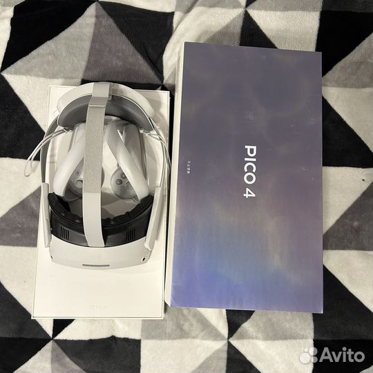 Очки виртуальной реальности pico 4