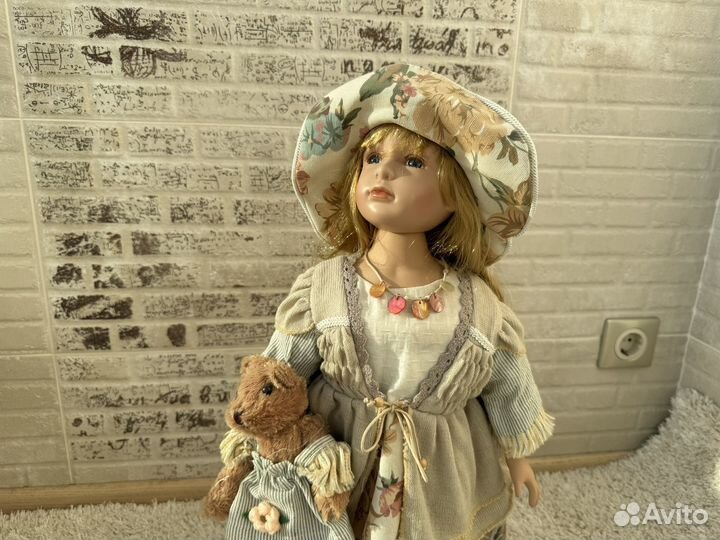 Кукла фарфоровая коллекционная большая