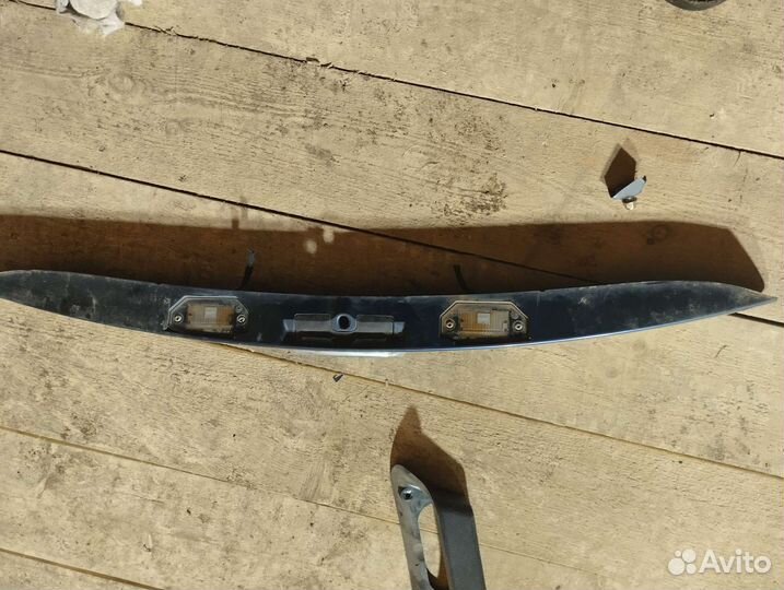 Накладка двери багажника Ford Mondeo 3