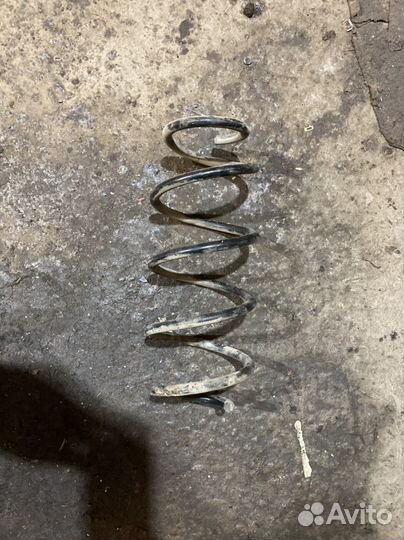 Продам пружину skoda octavia a5