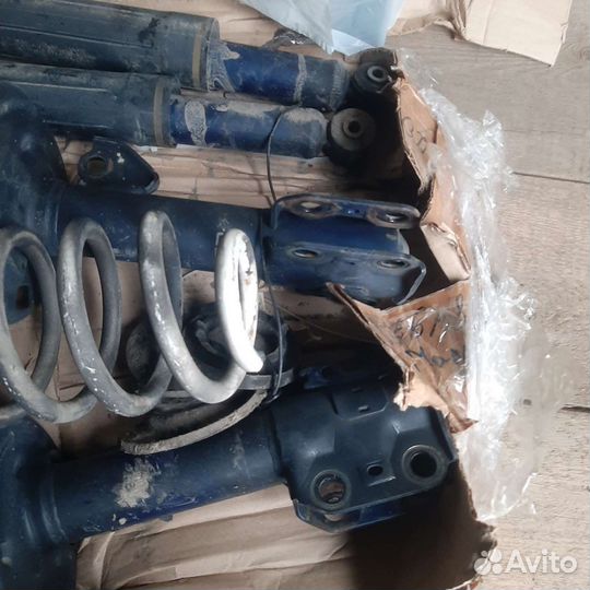 Стойки toyota corolla filder nke165 trd