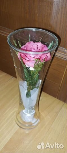 Роза в стекле