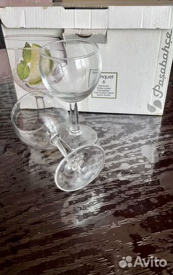 Бокалы для вина новые