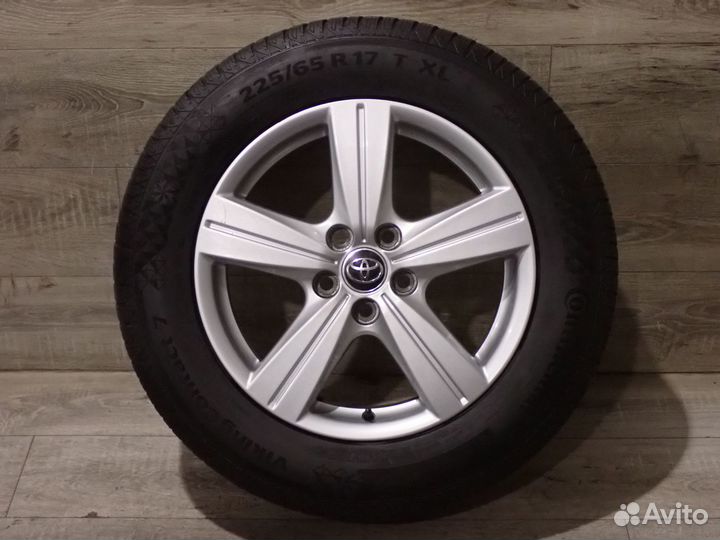 Комплект оригинальных колес R17 Toyota Rav4 зима