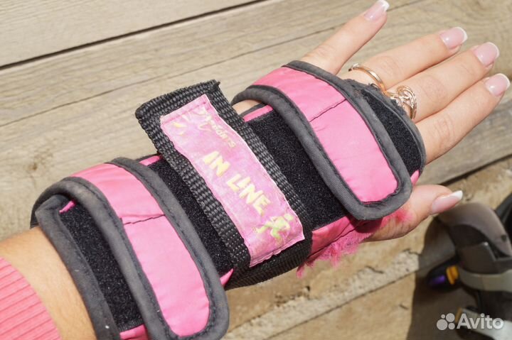 Продаю роликовые коньки. Ролики