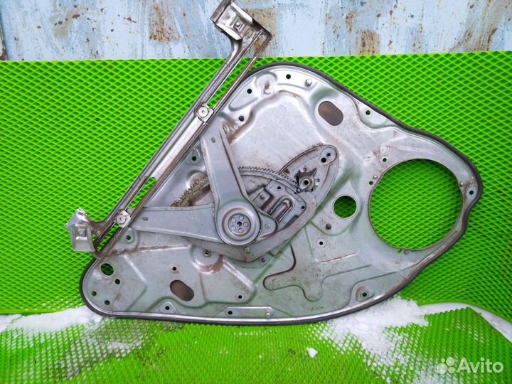 Крепление стеклоподъемника зад прав Ford Focus 2