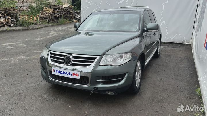 Кулак поворотный передний правый Volkswagen Touareg (GP) 7L0407258A