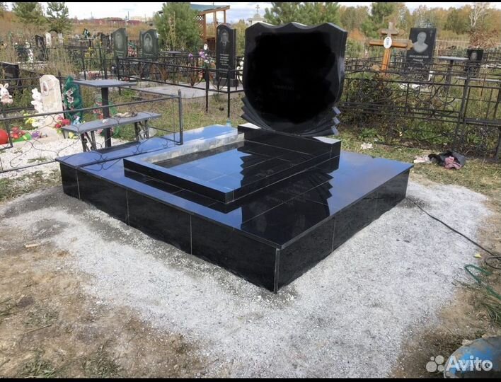 Памятники. Благоустройство могил