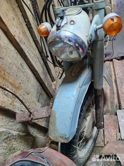 Запч. на мотоцикл Иж планета 3, целиком, гараж