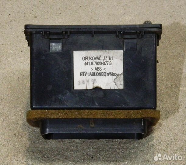 Дефлектор воздушный левый Skoda Felicia