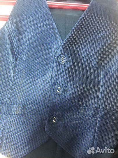 Продам брючный костюм для мальчика Acoola 98