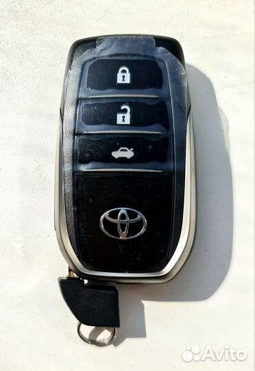 Электронный ключ Toyota Camry V50