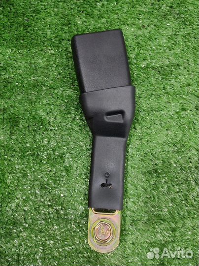 Замок ремня безопасности задний правый Lexus RX30