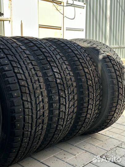 Dunlop SP Winter Ice 01 225/65 R17