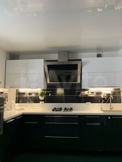 3-к. квартира, 87 м², 10/10 эт.