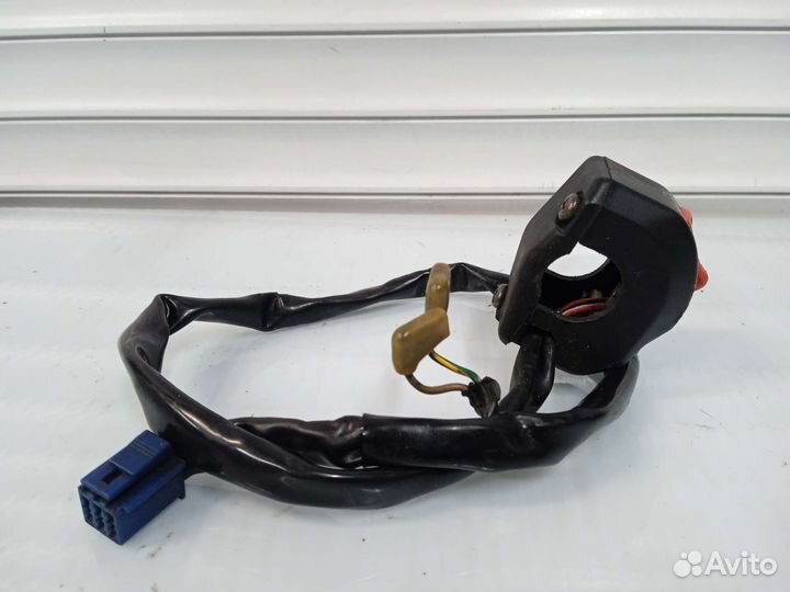 Yamaha R1 2004-2006. Пульт правый