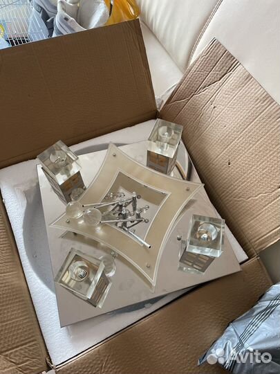 Продам люстру