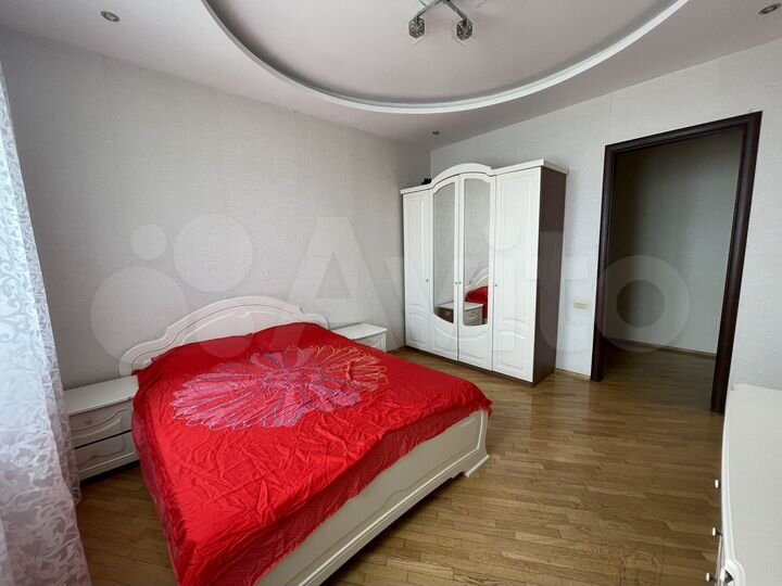 2-к. квартира, 90 м², 6/6 эт.