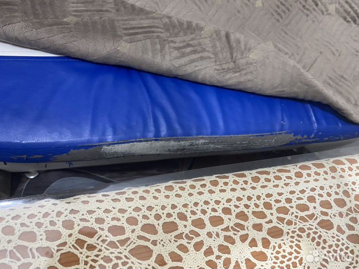 Кухонный уголок со столом