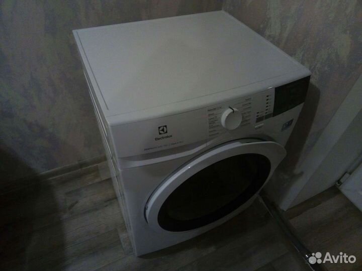 Стиральная машина Electrolux PerfectCare с сушкой