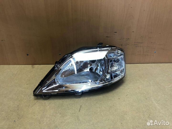 Фара левая Renault Logan/lada Largus