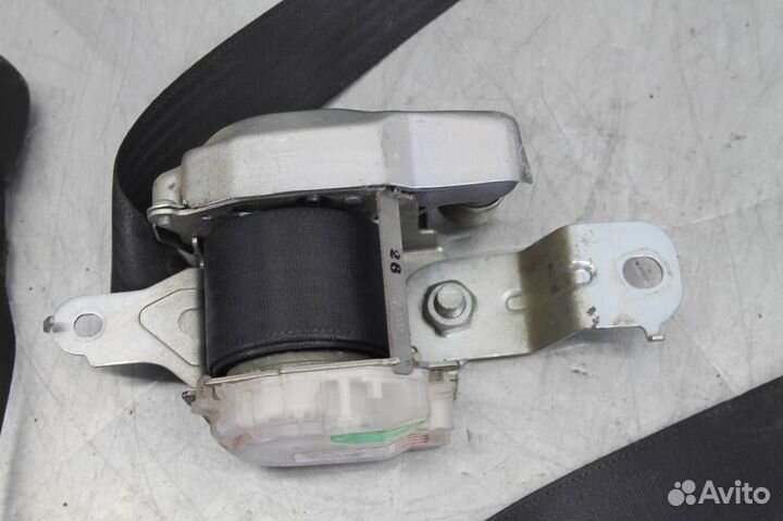 Ремень безопасности передний правый Nissan Pathf