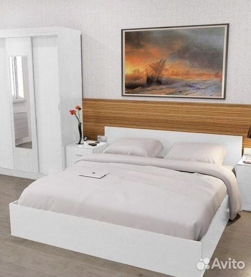 Кровать белая 2-спальная с матрасом