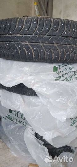 Bridgestone Ice Cruiser 7000S 225/65 R17