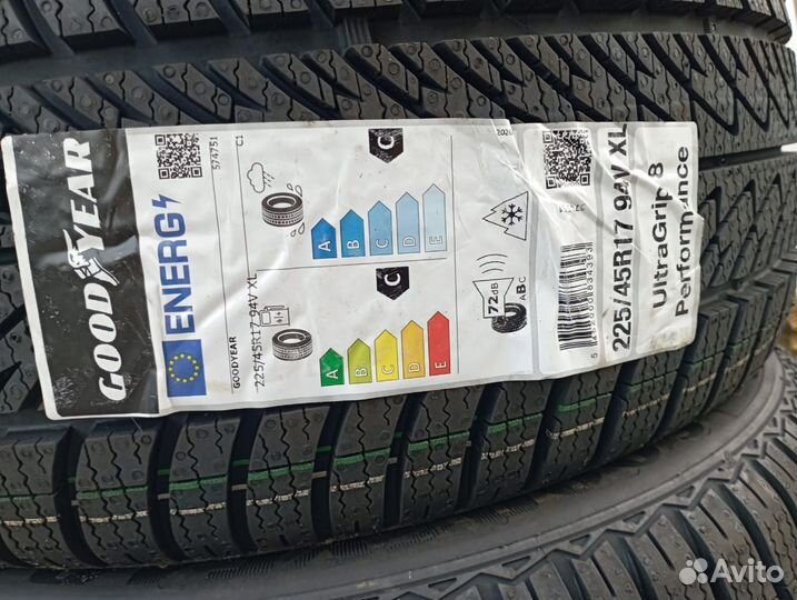 Goodyear Cargo Ultra Grip 225/45 R17